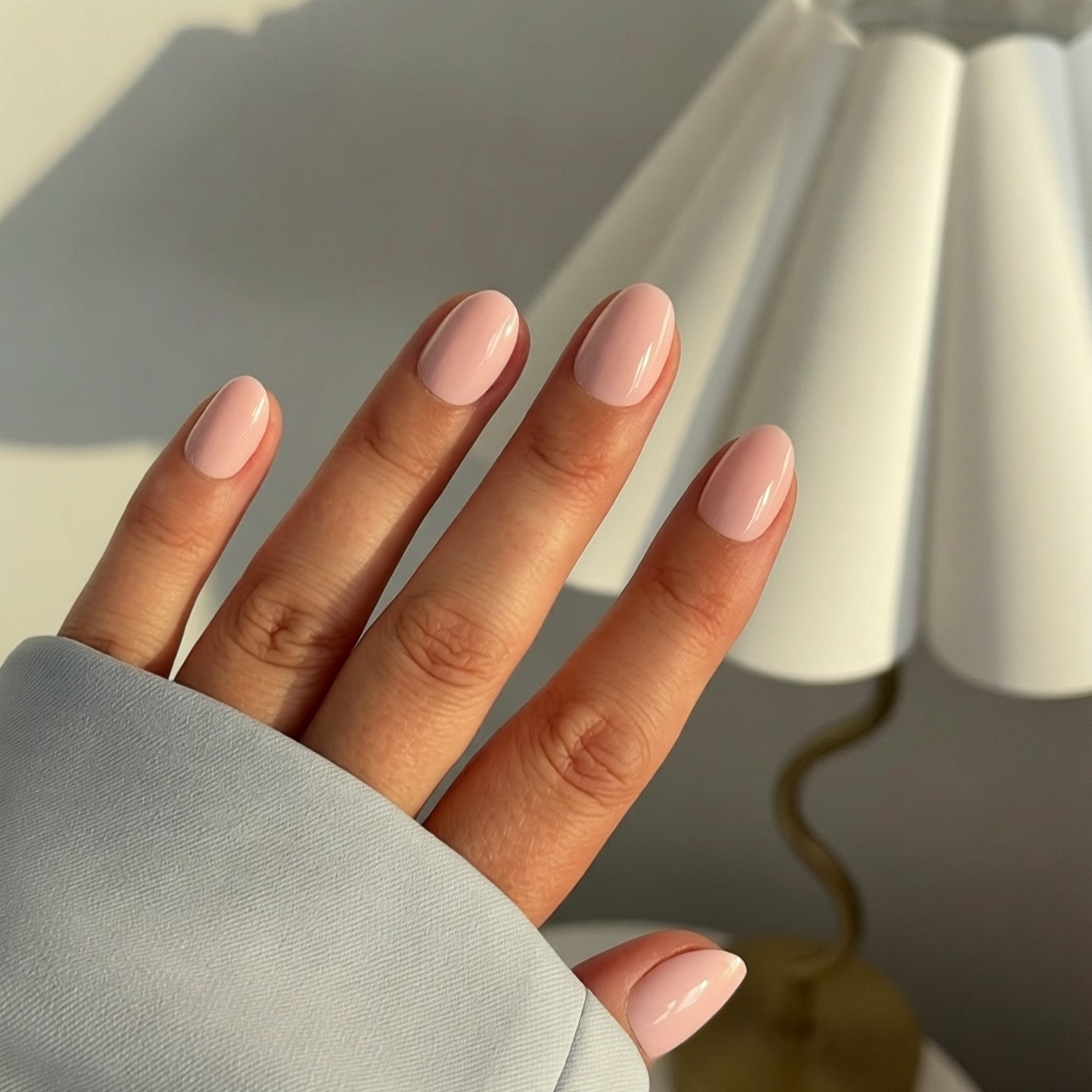 SHORT NAILS